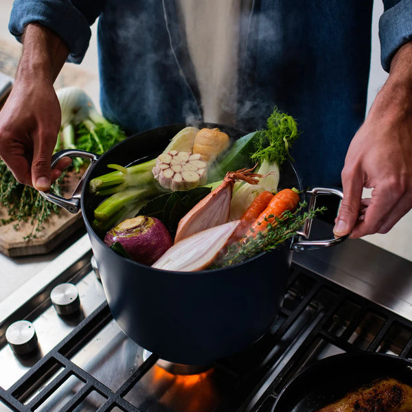 Joseph Joseph  Non-Stick Deep Pot with Lid