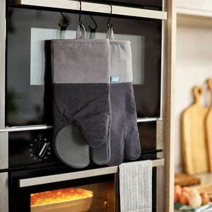 Pinch Oven mitts, gray (set of 2) By Joseph Joseph