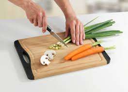 Bamboo cutting board anti-slip 33x23 cm (By Wenko)