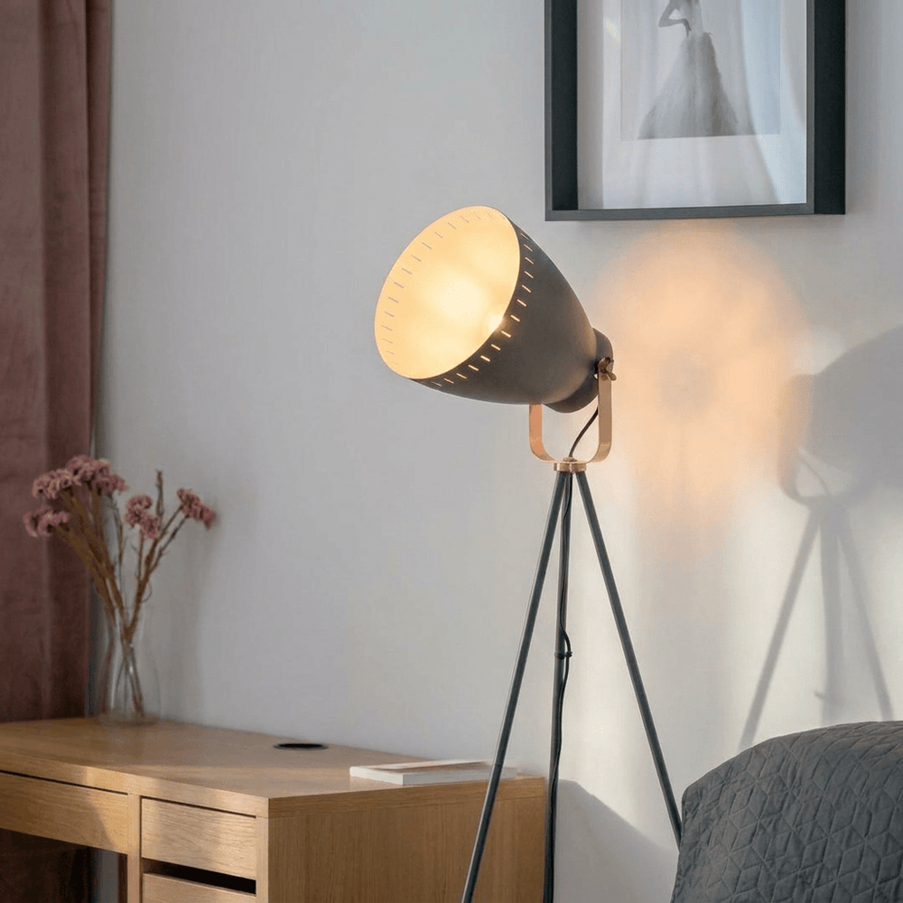 Nino Germany Makky Floor Lamp – Industrial Black & Copper Swivel Spotlight